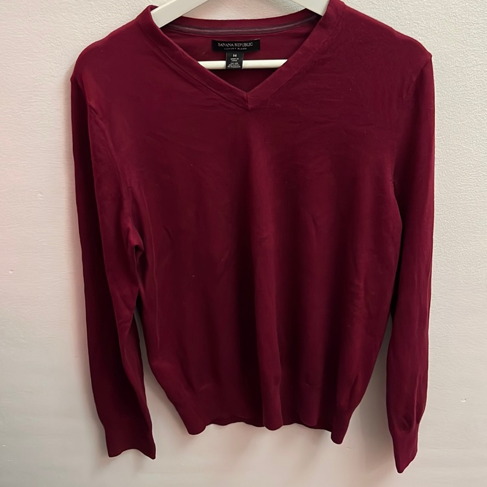 Woman's Banana Republic (MAROON) V-Neck